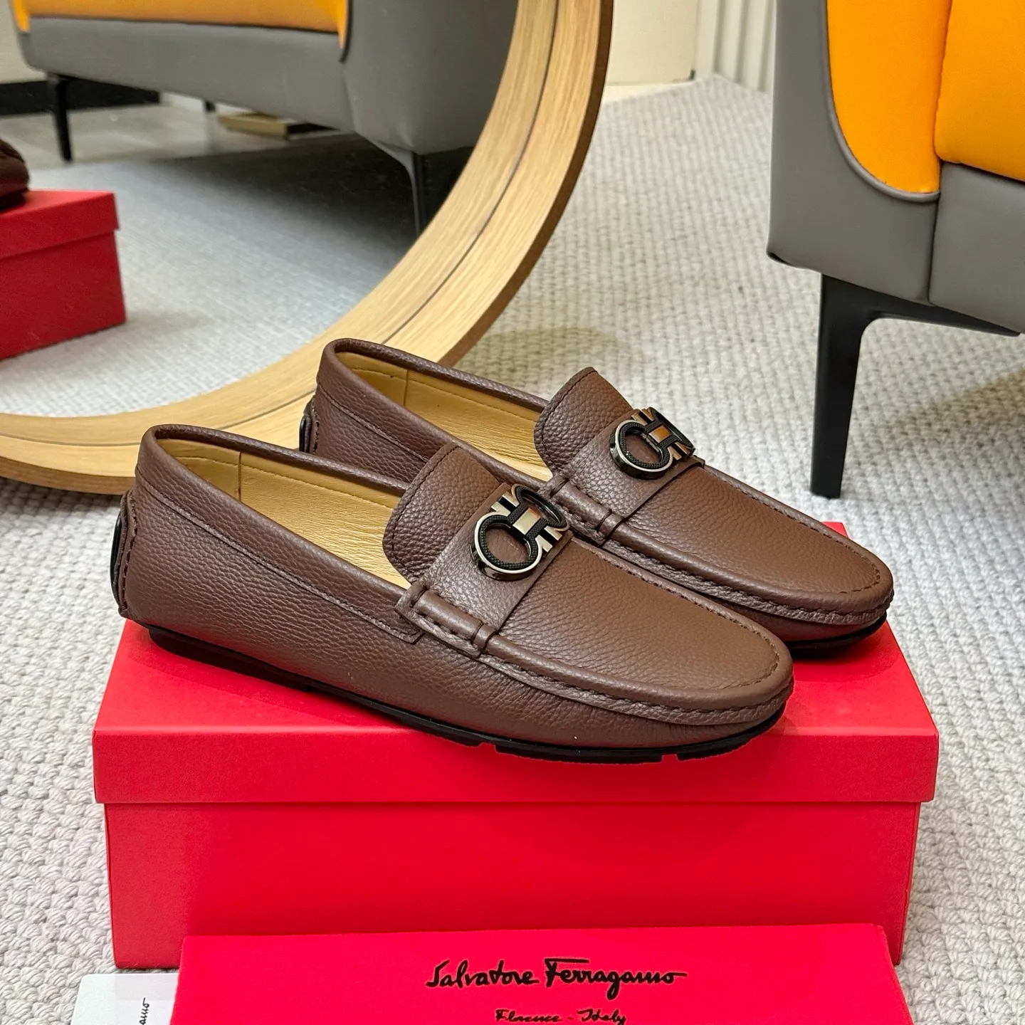 Men's men's shoes 💰420 (Yangli) Ferragamo 〰Ferragamo 2⃣️0⃣️2⃣️5️⃣ New series 👊🏻 Upper 🇮🇹 Italian imported calfskin, original outsole molding. Water-dyed sheepskin lining. The identity of every successful man is set off, and the upper and lower shoes are elegant and stable🚶🏻🚶🏻The high-end custom counter original replica is an eternal classic🔍️Number of codes: 38-46 with counter packaging
